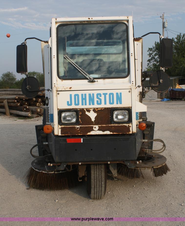 image for item B6885 1994 Johnston V3000SP street sweeper