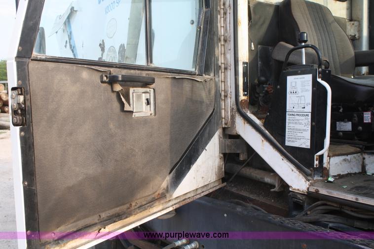 image for item B6885 1994 Johnston V3000SP street sweeper