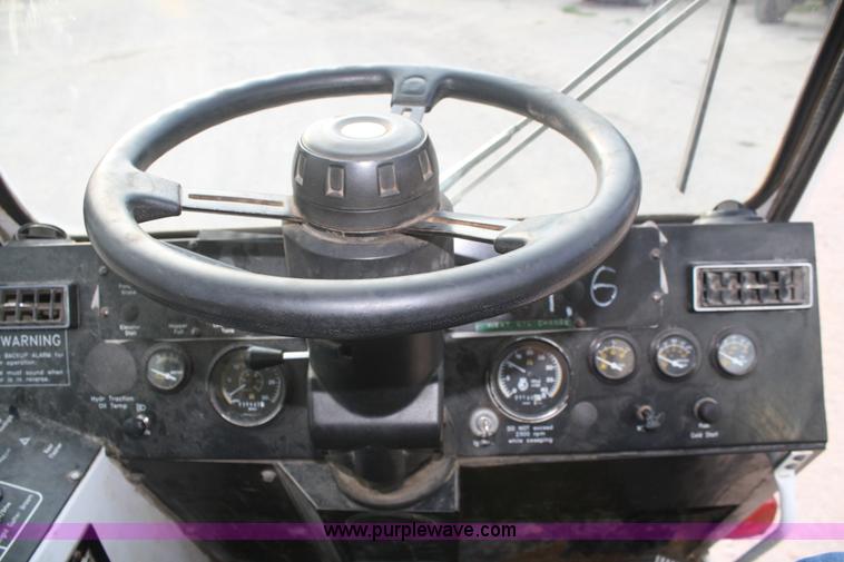 image for item B6885 1994 Johnston V3000SP street sweeper