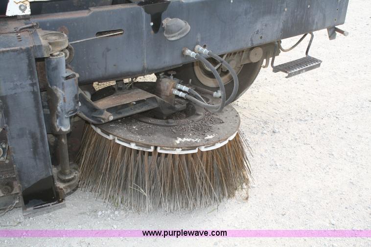 image for item B6885 1994 Johnston V3000SP street sweeper