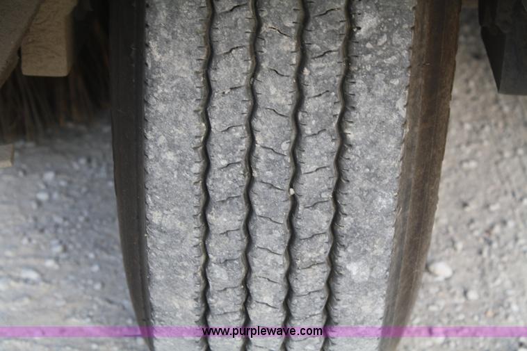 image for item B6885 1994 Johnston V3000SP street sweeper