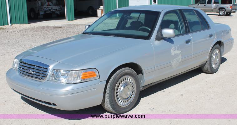 image for item C2805 2001 Ford Crown Victoria Police Interceptor