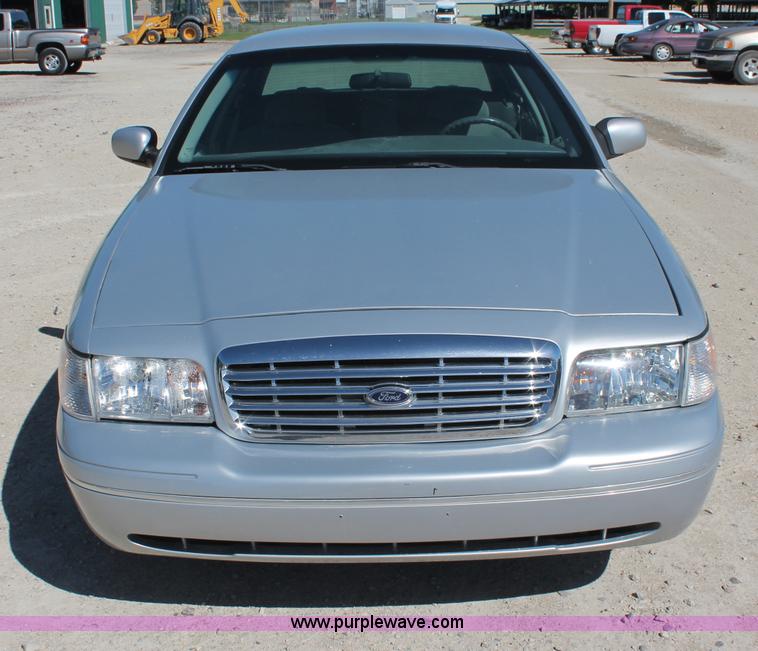 image for item C2805 2001 Ford Crown Victoria Police Interceptor
