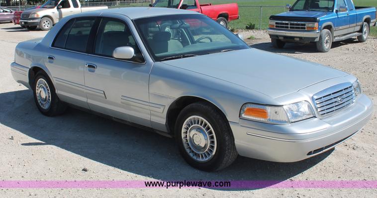 image for item C2805 2001 Ford Crown Victoria Police Interceptor
