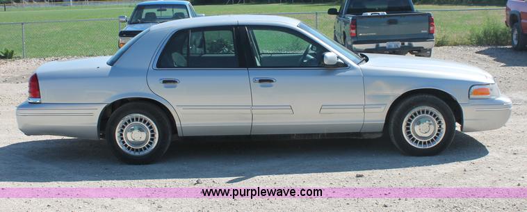 image for item C2805 2001 Ford Crown Victoria Police Interceptor