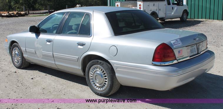 image for item C2805 2001 Ford Crown Victoria Police Interceptor