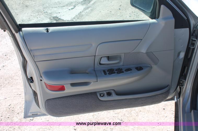 image for item C2805 2001 Ford Crown Victoria Police Interceptor