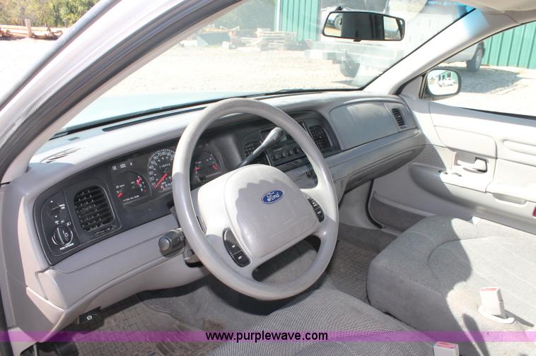 image for item C2805 2001 Ford Crown Victoria Police Interceptor