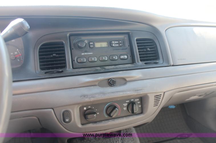 image for item C2805 2001 Ford Crown Victoria Police Interceptor