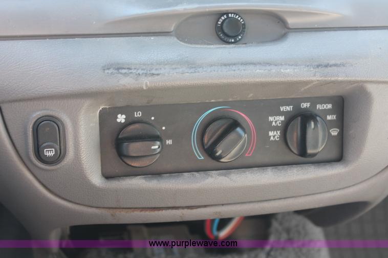 image for item C2805 2001 Ford Crown Victoria Police Interceptor