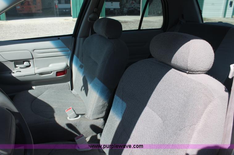 image for item C2805 2001 Ford Crown Victoria Police Interceptor