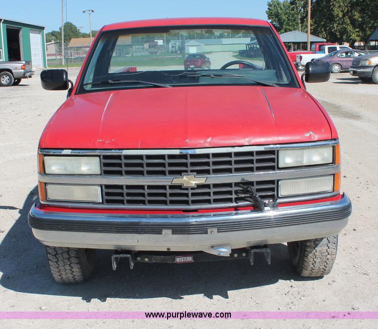 image for item C2806 1990 Chevrolet 2500 pickup truck