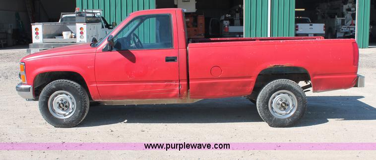 image for item C2806 1990 Chevrolet 2500 pickup truck