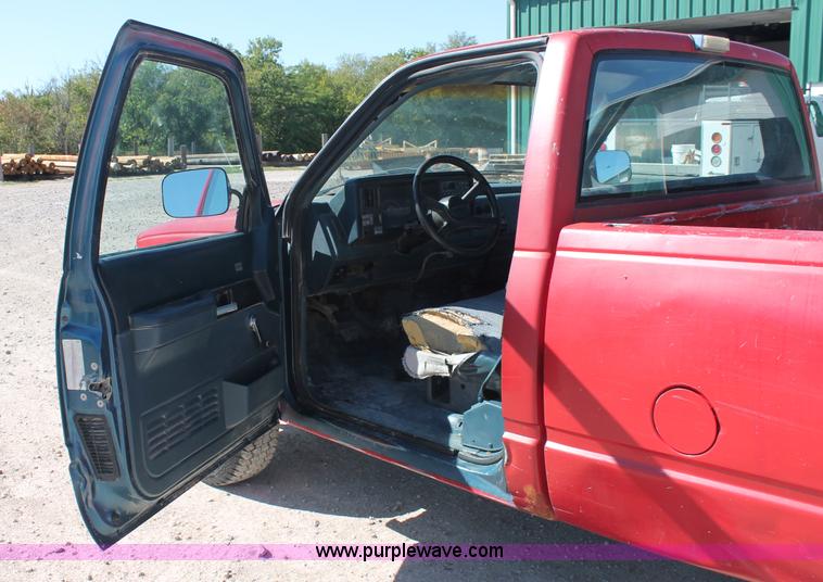 image for item C2806 1990 Chevrolet 2500 pickup truck