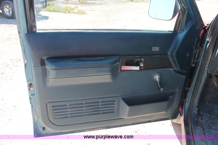 image for item C2806 1990 Chevrolet 2500 pickup truck