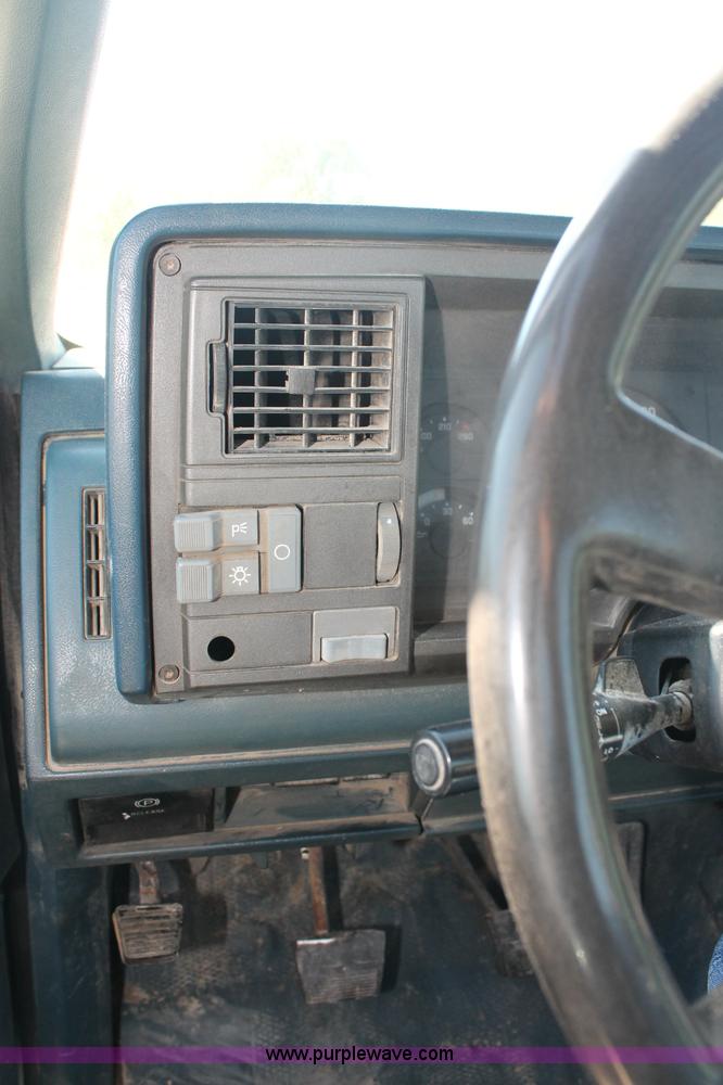 image for item C2806 1990 Chevrolet 2500 pickup truck