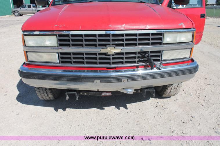 image for item C2806 1990 Chevrolet 2500 pickup truck
