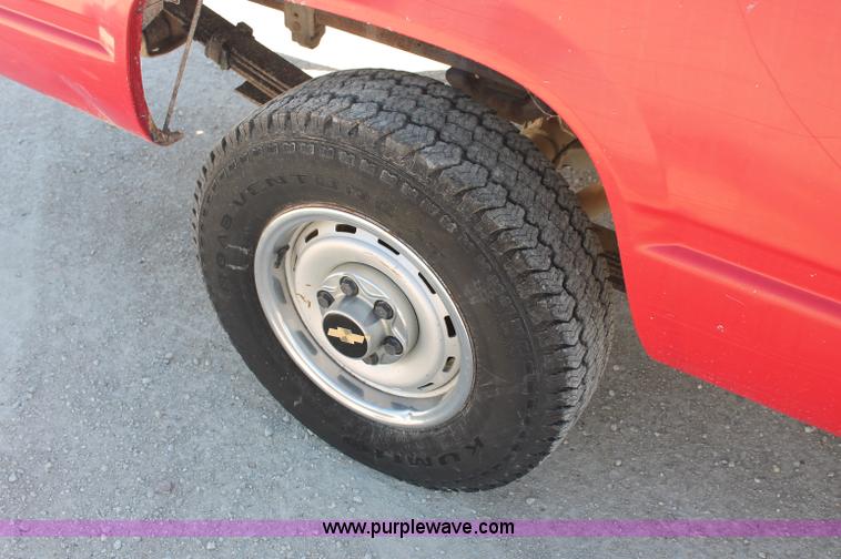 image for item C2806 1990 Chevrolet 2500 pickup truck