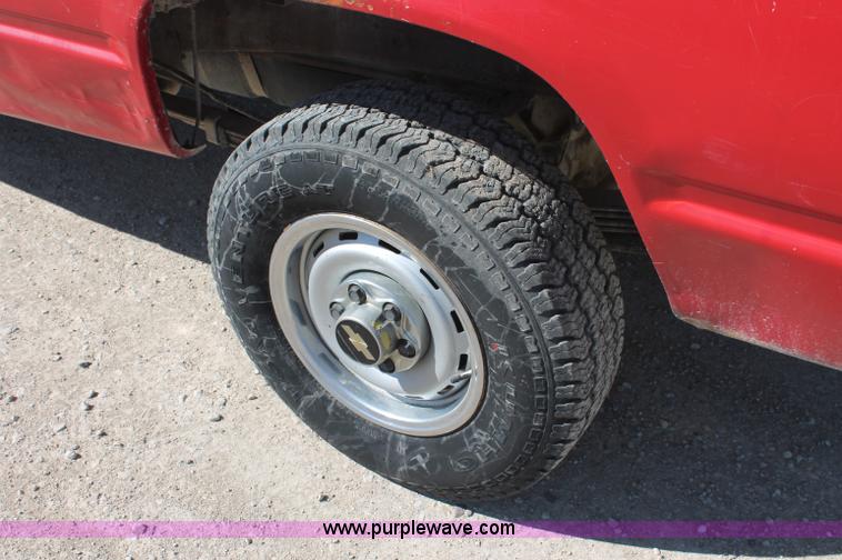 image for item C2806 1990 Chevrolet 2500 pickup truck