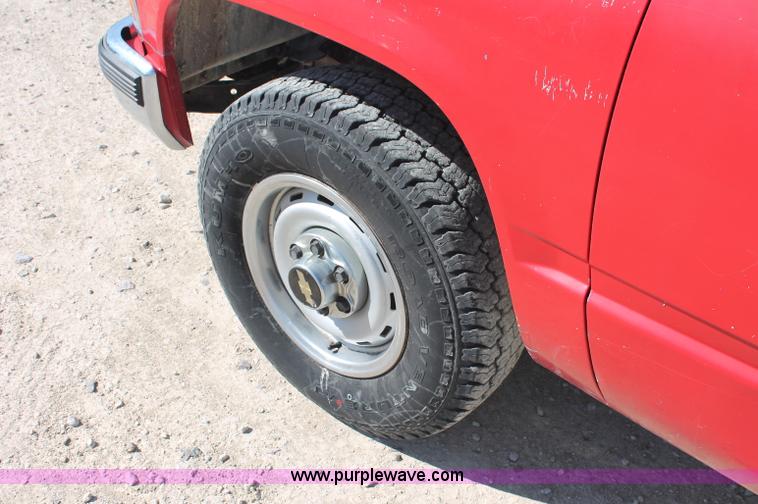 image for item C2806 1990 Chevrolet 2500 pickup truck