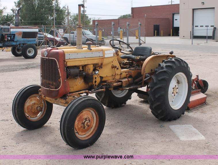 image for item C2821 1965 Allis Chalmers tractor