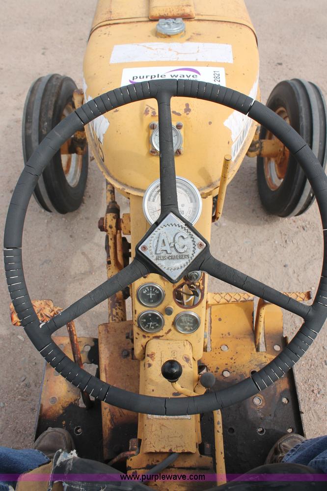 image for item C2821 1965 Allis Chalmers tractor