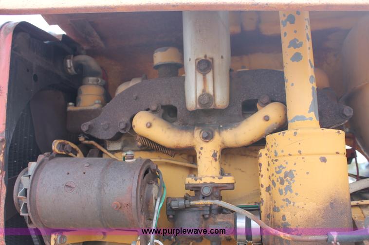 image for item C2821 1965 Allis Chalmers tractor