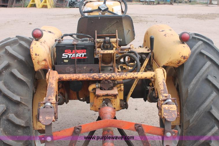 image for item C2821 1965 Allis Chalmers tractor