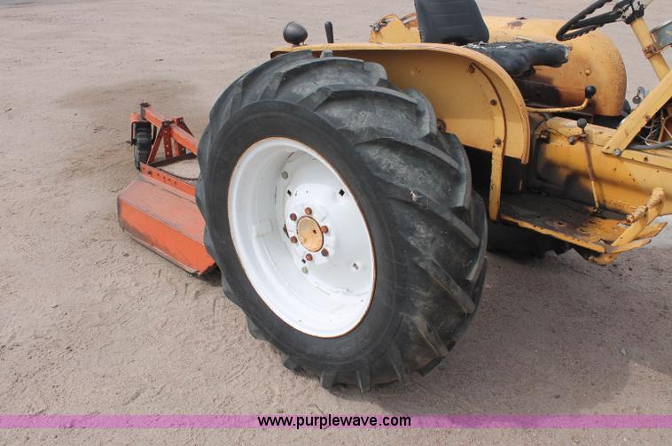 image for item C2821 1965 Allis Chalmers tractor