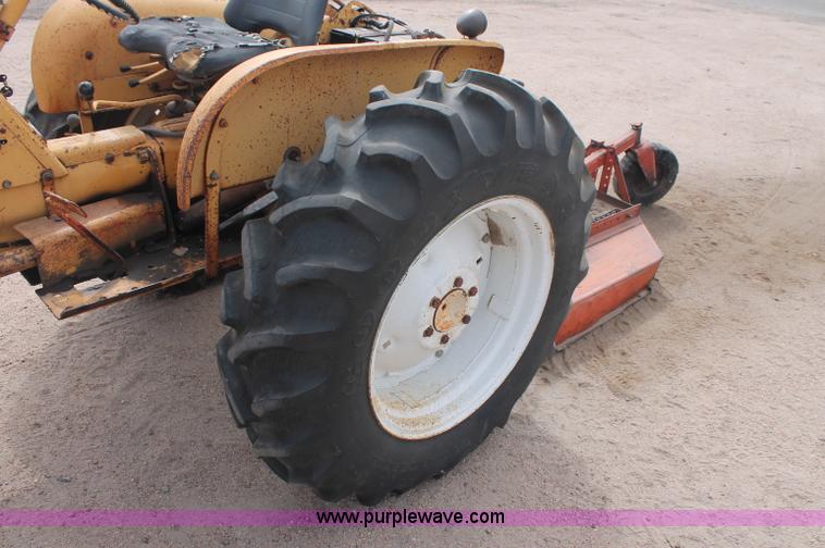 image for item C2821 1965 Allis Chalmers tractor