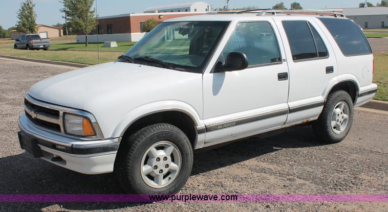 image for item C2852 1997 Chevrolet Blazer SUV