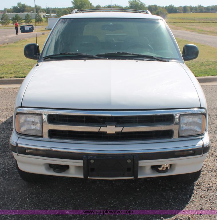 image for item C2852 1997 Chevrolet Blazer SUV