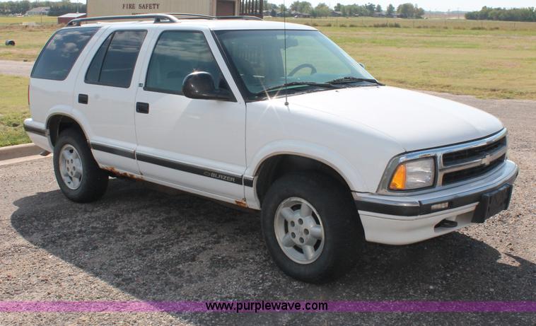 image for item C2852 1997 Chevrolet Blazer SUV