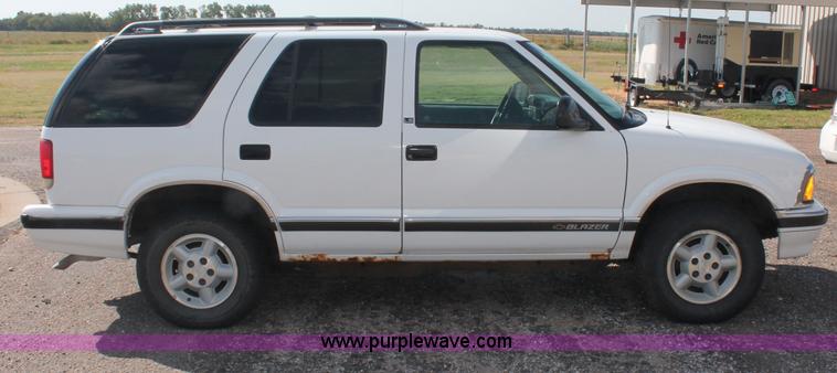 image for item C2852 1997 Chevrolet Blazer SUV