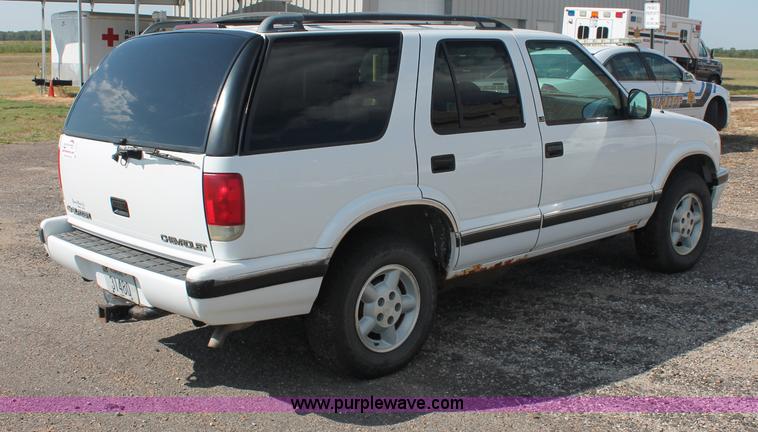 image for item C2852 1997 Chevrolet Blazer SUV