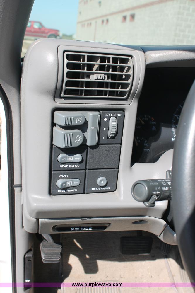 image for item C2852 1997 Chevrolet Blazer SUV