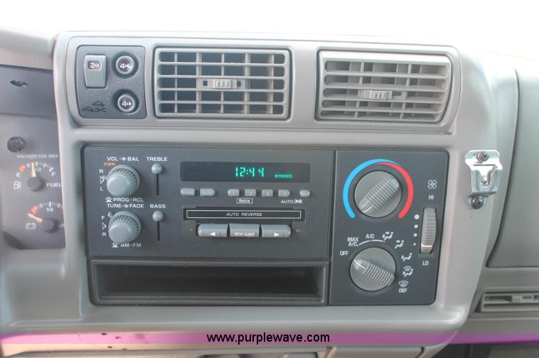 image for item C2852 1997 Chevrolet Blazer SUV