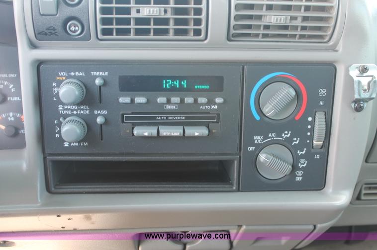 image for item C2852 1997 Chevrolet Blazer SUV