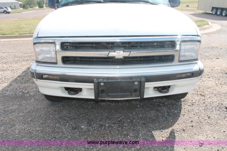 image for item C2852 1997 Chevrolet Blazer SUV
