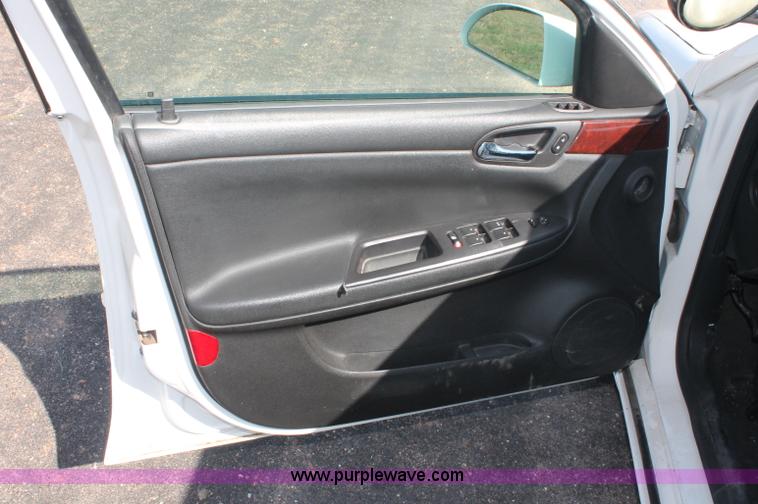 image for item C2853 2006 Chevrolet Impala Police