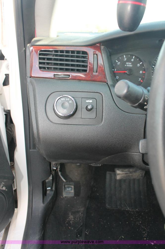 image for item C2853 2006 Chevrolet Impala Police