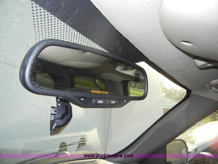 image for item D4238 2004 Chevrolet Suburban 1500 SUV