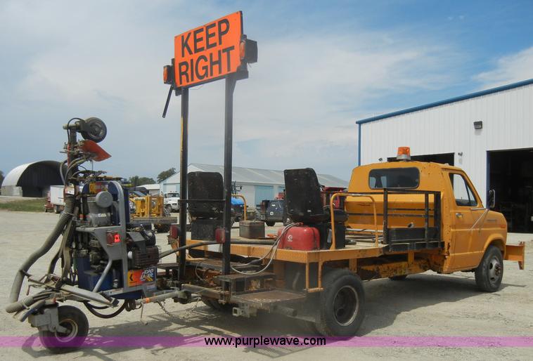 image for item D4409 1988 Ford Econoline 350 paint striper van