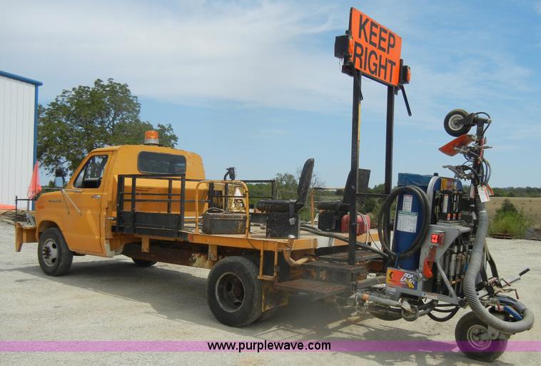 image for item D4409 1988 Ford Econoline 350 paint striper van