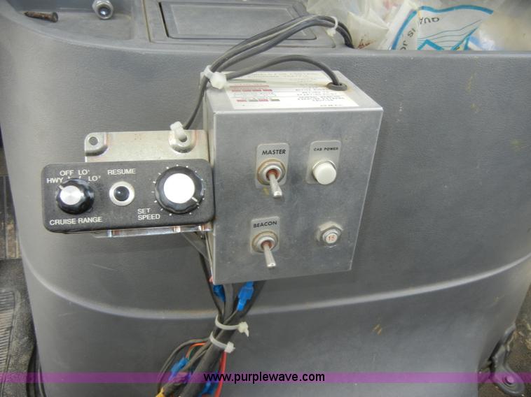 image for item D4409 1988 Ford Econoline 350 paint striper van