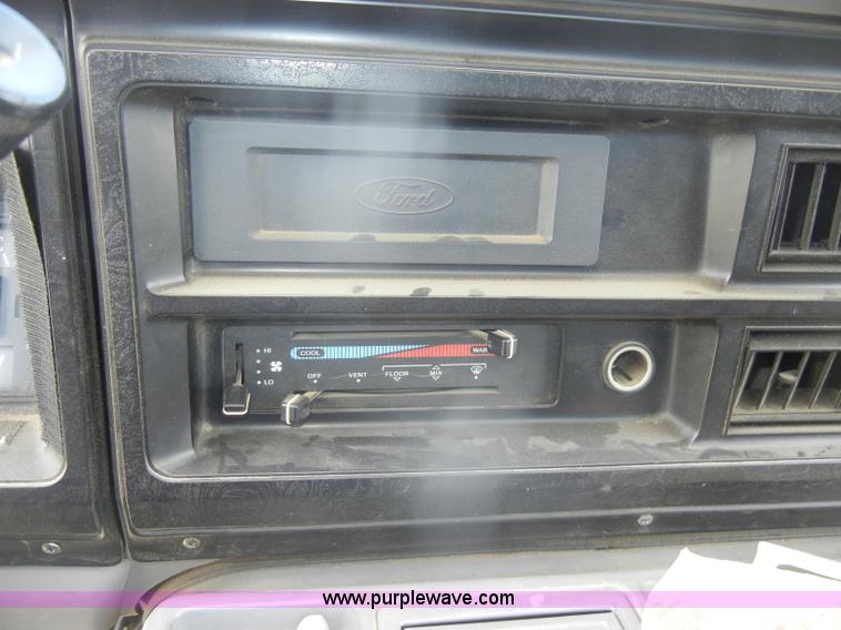 image for item D4409 1988 Ford Econoline 350 paint striper van