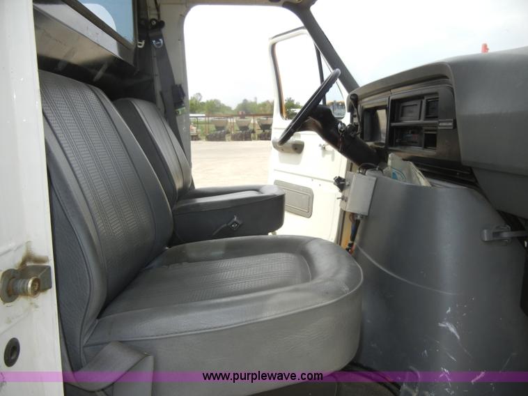 image for item D4409 1988 Ford Econoline 350 paint striper van