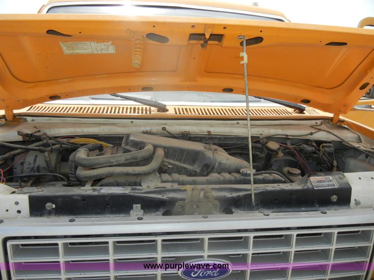 image for item D4409 1988 Ford Econoline 350 paint striper van