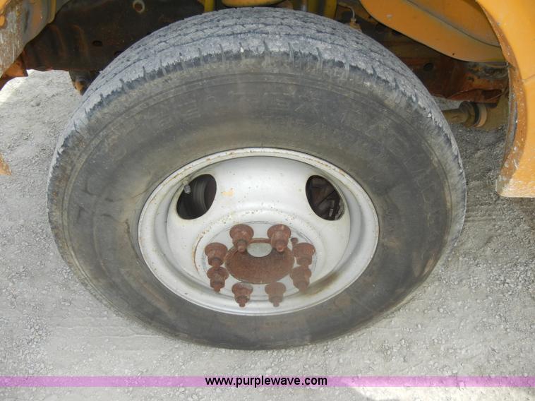 image for item D4409 1988 Ford Econoline 350 paint striper van