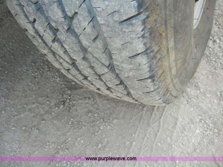 image for item D4409 1988 Ford Econoline 350 paint striper van